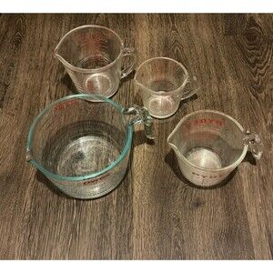 Set of 4 Pyrex Glass Measuring Cups w/Spouts Red Letters Clear  1,1,2,&4 Cups